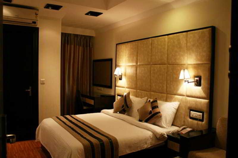 Hotel Green Valley Nuova Delhi Esterno foto